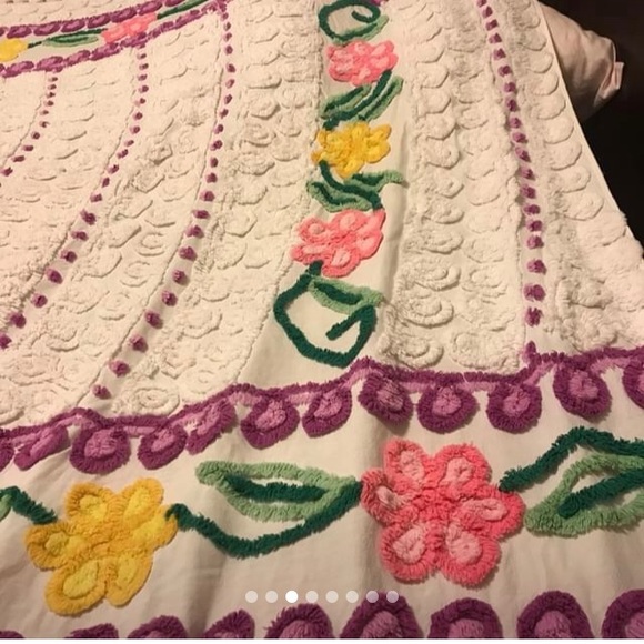 1930’s vintage chenille bedspreads - Picture 3 of 3